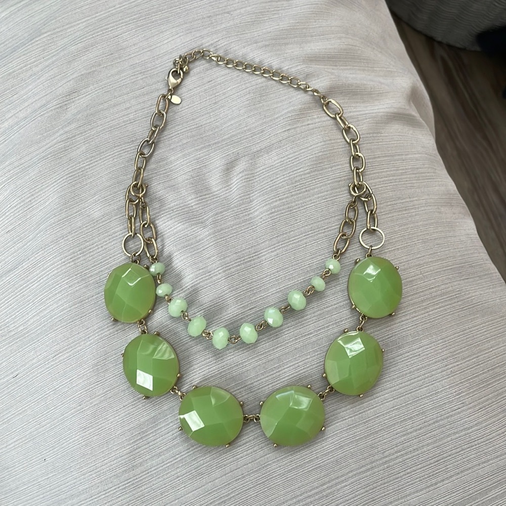Premier design necklace. Green.